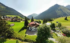 Aparthotels Berwang / Haus Wiesengrund